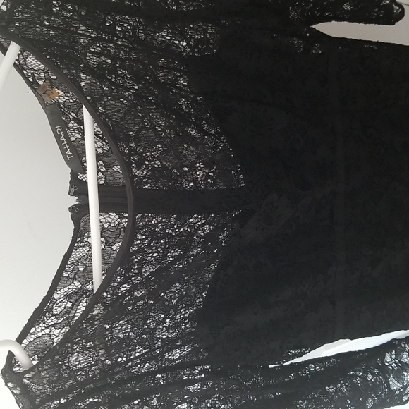 Tahari black lace cocktail dress size 8 - Picture 2 of 3